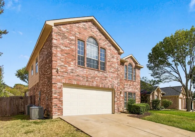 Photo 2 of Single family home for sale at 5948 Sugarleaf Ln, Dallas, TX 75249 | MLS# 21390411 | Listing updated on 2026-10-08