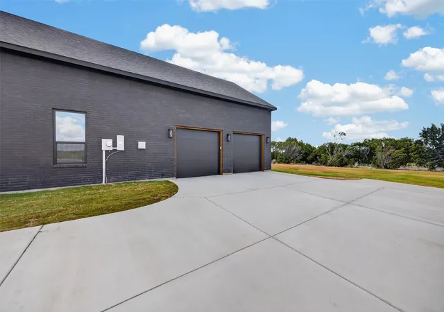 Photo 2 of Single family home for sale at 1091 Barton Ranch Rd, Nemo, TX 76070 | MLS# 21390615 | Listing updated on 2026-10-05