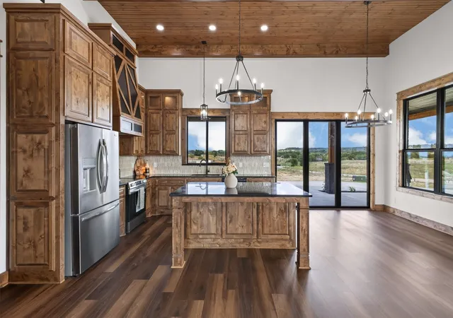 Photo 4 of Single family home for sale at 1091 Barton Ranch Rd, Nemo, TX 76070 | MLS# 21390615 | Listing updated on 2026-10-05