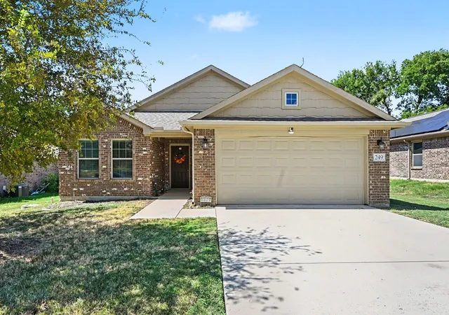 Photo 2 of Single family home for sale at 249 Walnut Bnd Rd, Springtown, TX 76082 | MLS# 21386822 | Listing updated on 2026-10-06