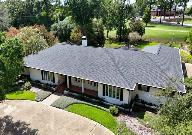 Photo 2 of Single family home for sale at 702 Mulberry Dr, Athens, TX 75751 | MLS# 21390754 | Listing updated on 2026-10-08