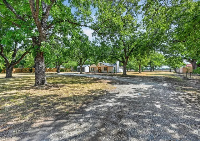 Photo 2 of Single family home for sale at 4512 Cross Timber Rd, Burleson, TX 76028 | MLS# 21390208 | Listing updated on 2026-09-26
