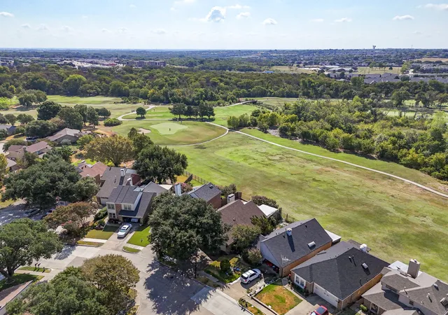 Photo 2 of Single family home for sale at 522 Briarcliff Dr, Garland, TX 75043 | MLS# 21387649 | Listing updated on 2026-10-07