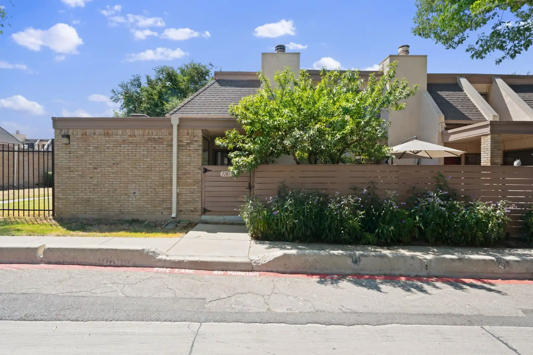 Listing Photo 1 - Condo for sale in 3121 Park Ln located at 3121 Park Ln, Dallas, TX 75220 - Unit #1107