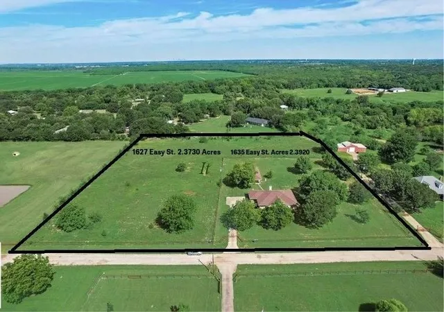 Photo 1 of Sale Pending at 1627 Easy St, Seagoville, TX 75159 | MLS# 21390873 | Listing updated on 2026-09-30