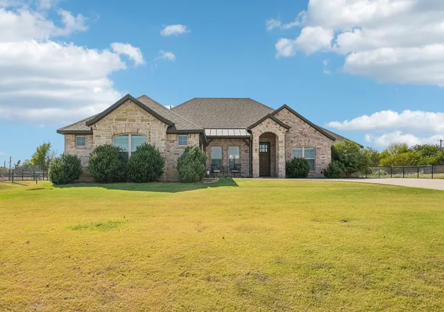 Photo 1 of Single family home for sale at 10189 Kildee Trl, Sanger, TX 76266 | MLS# 21389923 | Listing updated on 2026-09-30