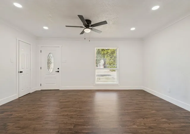 Photo 2 of Single family home for sale at 1528 Priscilla Ln, Irving, TX 75061 | MLS# 21390856 | Listing updated on 2026-09-19