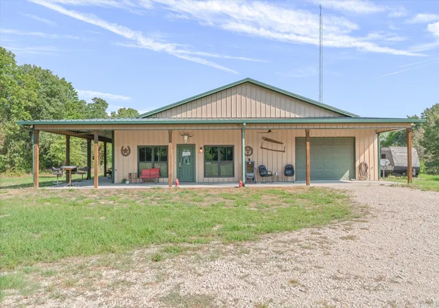 Photo 2 of Single family home for sale at 1109 Vz County Rd 2303, Canton, TX 75103 | MLS# 21390467 | Listing updated on 2026-09-29