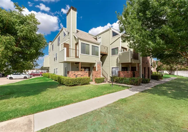 Photo 2 of Condo for sale at 3129 Sondra Dr #102, Fort Worth, TX 76107 | MLS# 21390919 | Listing updated on 2026-09-19