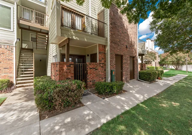Photo 3 of Condo for sale at 3129 Sondra Dr #102, Fort Worth, TX 76107 | MLS# 21390919 | Listing updated on 2026-09-19