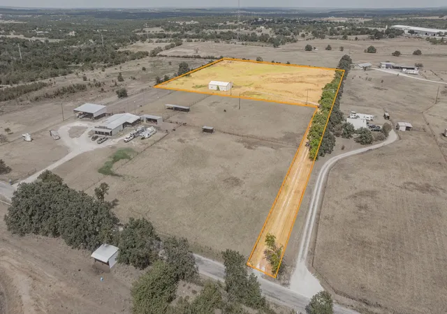 Photo 2 of Single family home for sale at 7829 County Rd 176, Stephenville, TX 76401 | MLS# 21390934 | Listing updated on 2026-09-19
