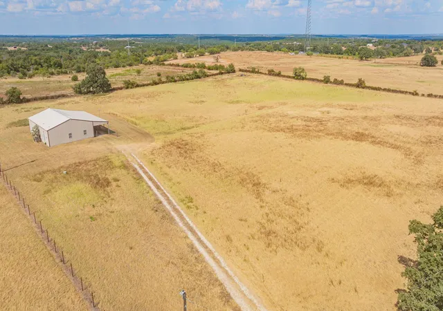 Photo 3 of Single family home for sale at 7829 County Rd 176, Stephenville, TX 76401 | MLS# 21390934 | Listing updated on 2026-09-19