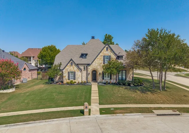 Photo 2 of Sale Pending at 701 Starlight Pass, Rockwall, TX 75032 | MLS# 21389557 | Listing updated on 2026-10-07