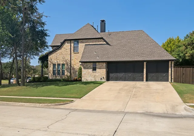 Photo 3 of Sale Pending at 701 Starlight Pass, Rockwall, TX 75032 | MLS# 21389557 | Listing updated on 2026-10-07
