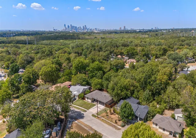 Photo 2 of Single family home for sale at 3315 Tooms St, Dallas, TX 75227 | MLS# 21389076 | Listing updated on 2026-10-06