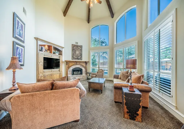 Photo 3 of Single family home for sale at 3 Lantern Dr, Rockwall, TX 75032 | MLS# 21390517 | Listing updated on 2026-10-08