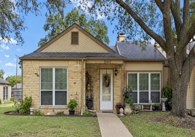 Photo 1 of Townhouse for sale at 3311 Chimney Pl Dr, Waco, TX 76708 | MLS# 21390060 | Listing updated on 2026-10-03