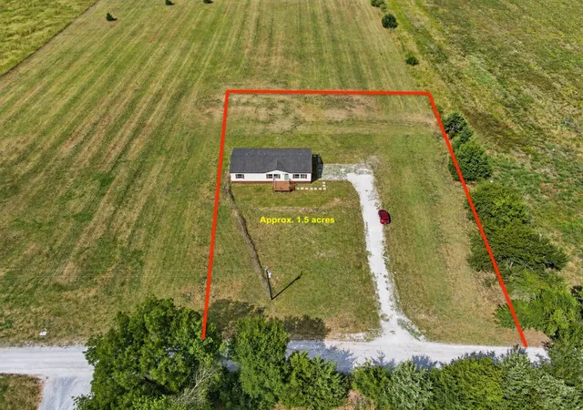 Photo 3 of Manufactured home for sale at 1085 County Rd 4935, Trenton, TX 75490 | MLS# 21390962 | Listing updated on 2026-10-09