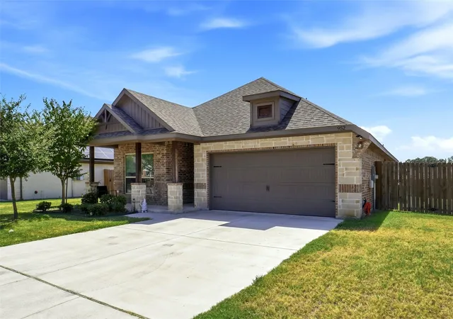 Photo 3 of Single family home for sale at 952 Sam St, Springtown, TX 76082 | MLS# 21390946 | Listing updated on 2026-09-21