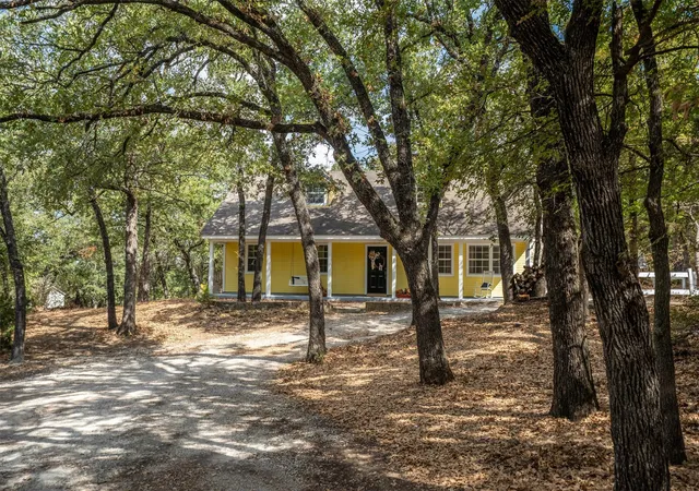 Photo 2 of Single family home for sale at 4117 Matthew Dr, Cleburne, TX 76031 | MLS# 21384069 | Listing updated on 2026-09-19