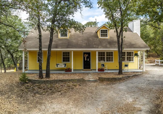 Photo 3 of Single family home for sale at 4117 Matthew Dr, Cleburne, TX 76031 | MLS# 21384069 | Listing updated on 2026-09-19