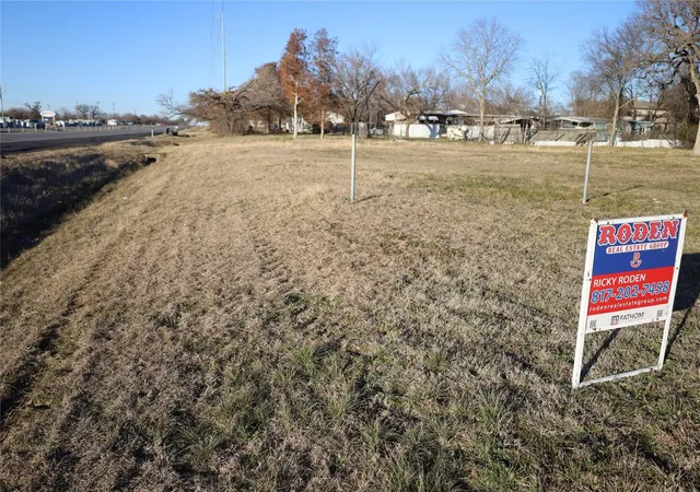 Land for sale at 4204 N Main St, Joshua, TX 76058 | MLS# 21388610