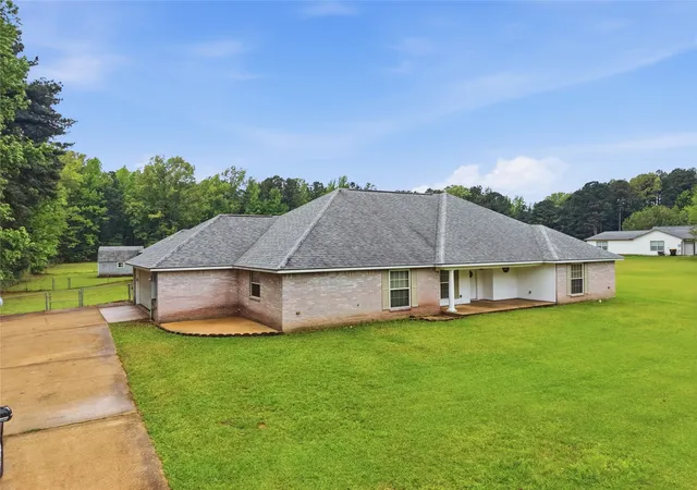 Photo 3 of Single family home for sale at 561 Wells Rd, Haughton, LA 71037 | MLS# 21390834 | Listing updated on 2026-09-26