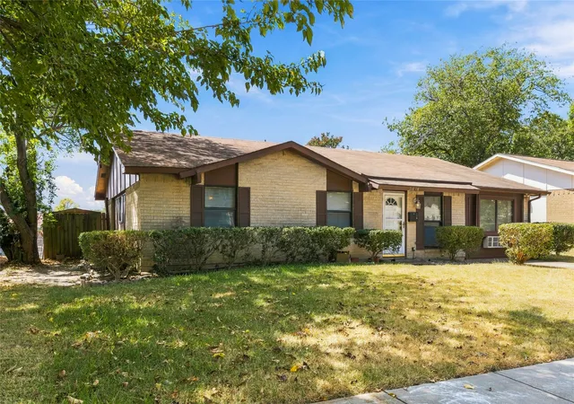 Photo 2 of Single family home for sale at 5434 Laredo Ln, Garland, TX 75043 | MLS# 21390976 | Listing updated on 2026-10-09