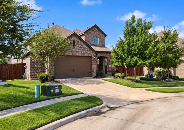 Photo 1 of Single family home for sale at 1004 Friesian Ln, Aubrey, TX 76227 | MLS# 21390041 | Listing updated on 2026-10-09