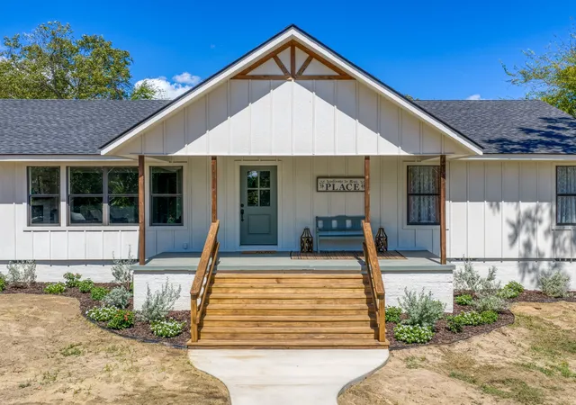 Photo 3 of Single family home for sale at 1841 E Us Hwy 80, Mineola, TX 75773 | MLS# 21387783 | Listing updated on 2026-09-21