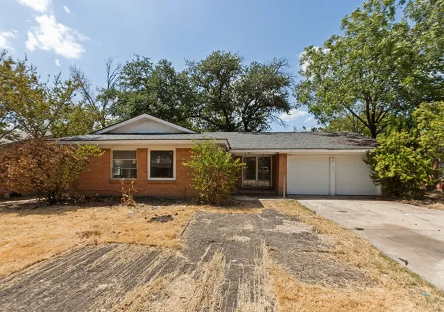 Photo 1 of Single family home for sale at 8917 Freeport Dr, Dallas, TX 75228 | MLS# 21390025 | Listing updated on 2026-09-19