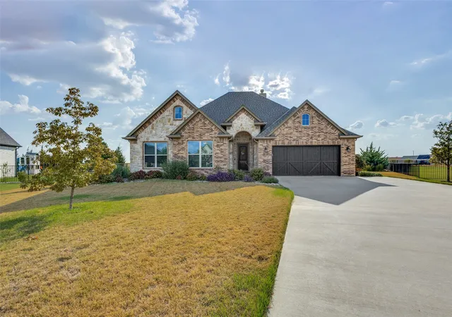 Photo 3 of Single family home for sale at 1605 Covered Brg Ct, Gunter, TX 75058 | MLS# 21391010 | Listing updated on 2026-09-19