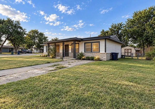 Photo 2 of Single family home for sale at 2921 Charles Dr, Garland, TX 75041 | MLS# 21390986 | Listing updated on 2026-10-03