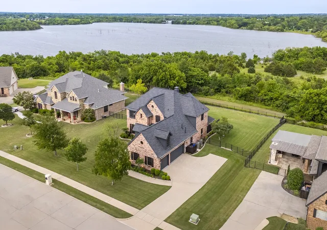 Photo 1 of Single family home for sale at 1017 Hilltop Dr, Lavon, TX 75166 | MLS# 21391006 | Listing updated on 2026-09-26