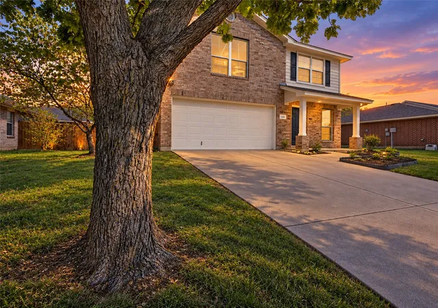 Photo 1 of Single family home for sale at 129 Maned Dr, Sanger, TX 76266 | MLS# 21385960 | Listing updated on 2026-10-07