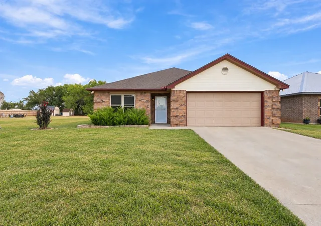 Photo 2 of Single family home for sale at 108 Chisolm Trl Ct, Springtown, TX 76082 | MLS# 21391035 | Listing updated on 2026-10-03