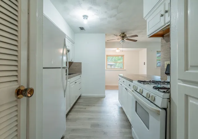 Photo 3 of Single family home for sale at 1105 Belle St, Bedford, TX 76022 | MLS# 21388730 | Listing updated on 2026-10-02
