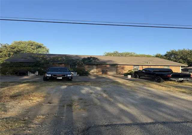 Photo 1 of Multi family home for sale at 615 N Main St #A, Aubrey, TX 76227 | MLS# 21391049 | Listing updated on 2026-09-19