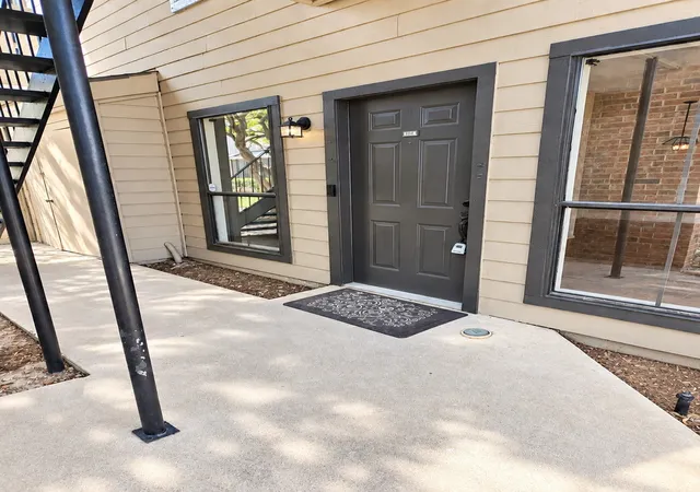 Photo 3 of Condo for sale at 9600 Royal Ln #102, Dallas, TX 75243 | MLS# 21389441 | Listing updated on 2026-09-19