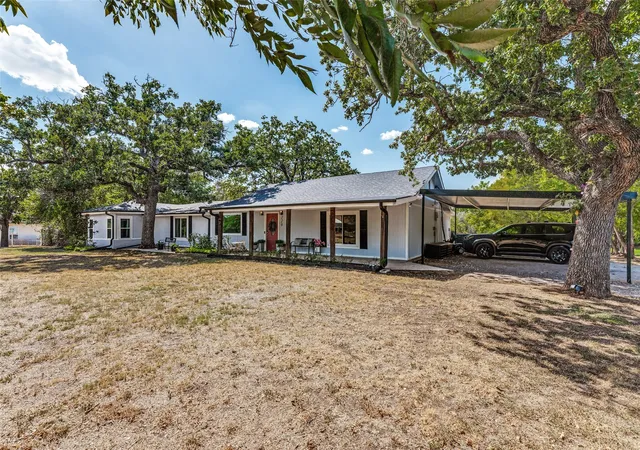 Photo 1 of Single family home for sale at 220 Ash Crk Dr W, Azle, TX 76020 | MLS# 21391081 | Listing updated on 2026-10-07