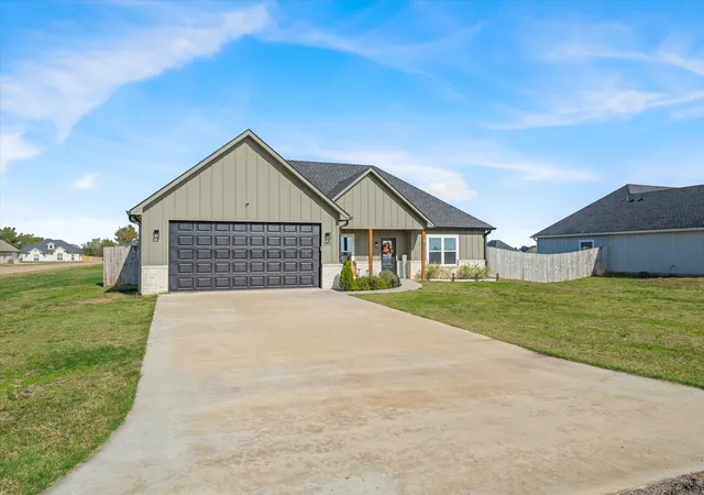 Photo 3 of Single family home for sale at 12608 Cr 499, Lindale, TX 75771 | MLS# 21391072 | Listing updated on 2026-10-08