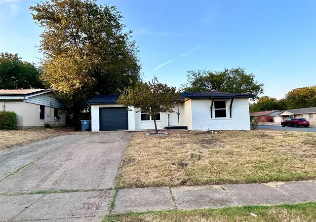 Photo 2 of Single family home for sale at 705 Jadewood Dr, Dallas, TX 75232 | MLS# 21391133 | Listing updated on 2026-10-06