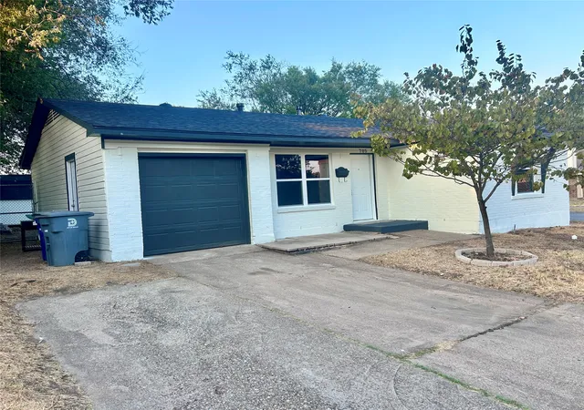 Photo 3 of Single family home for sale at 705 Jadewood Dr, Dallas, TX 75232 | MLS# 21391133 | Listing updated on 2026-10-06