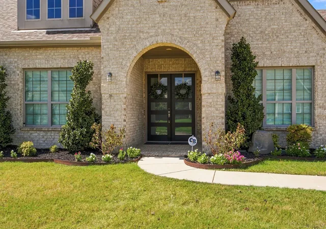 Photo 3 of Single family home for sale at 7117 Eagles Ridge Ct, Argyle, TX 76226 | MLS# 21390185 | Listing updated on 2026-10-03
