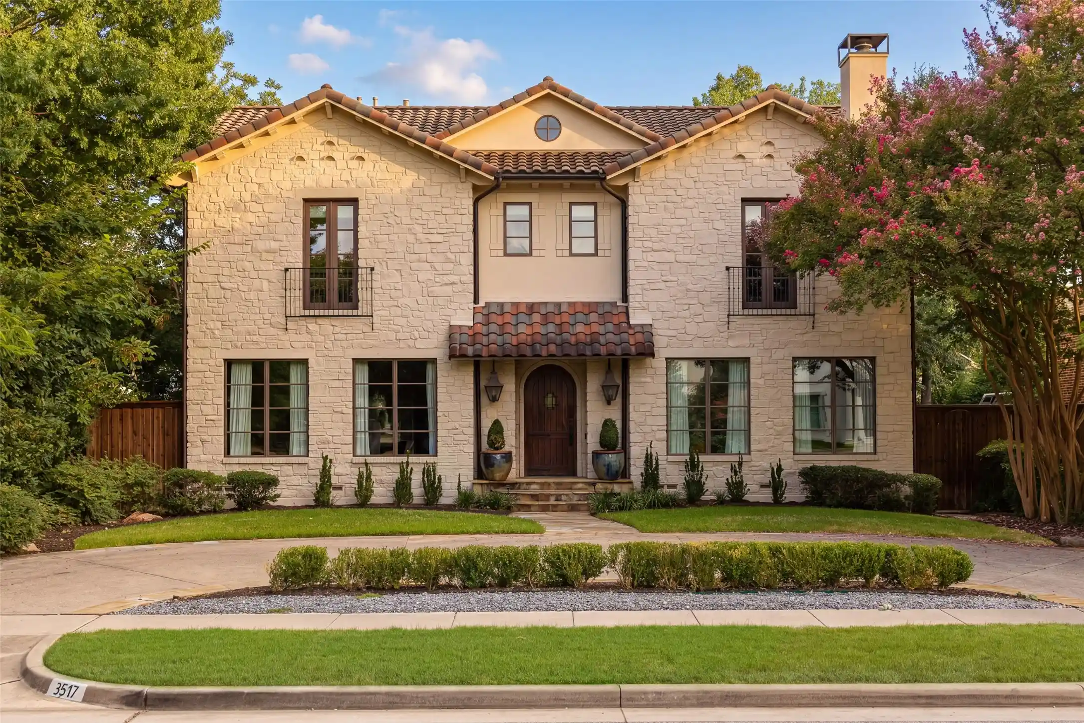 Photo 1 of Mansion for sale at 3517 Mockingbird Ln, Dallas, TX 75205 | MLS# 21381203 | Listing updated on 2026-10-18