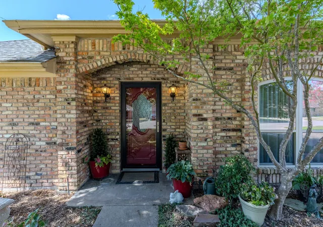 Photo 3 of Single family home for sale at 1200 April Dr, Sulphur Springs, TX 75482 | MLS# 21385775 | Listing updated on 2026-10-02