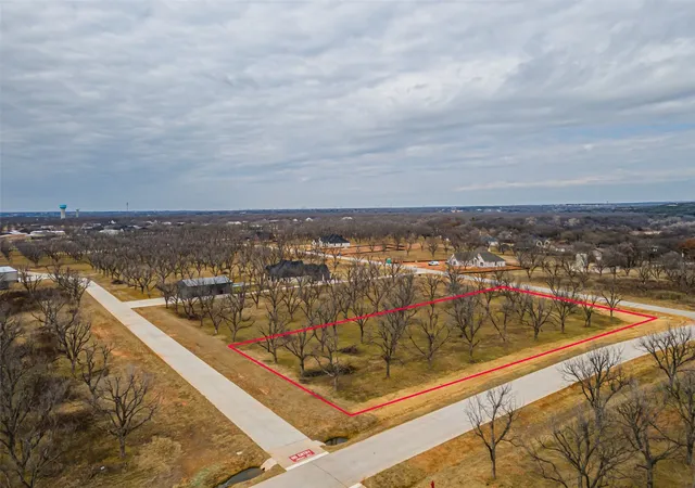 Photo 2 of Sale Pending at 1201 Mooney Dr, Granbury, TX 76049 | MLS# 21390981 | Listing updated on 2026-10-02