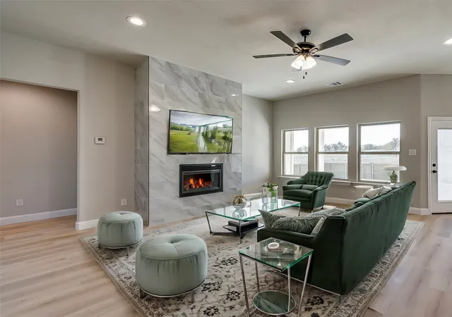Single family home for sale at 420 E Lamar St, Palmer, TX 75152 | MLS# 21389965