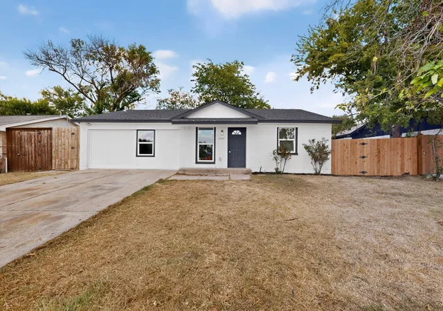Photo 2 of Single family home for sale at 14405 Horseshoe Trl, Balch Springs, TX 75180 | MLS# 21390066 | Listing updated on 2026-09-20
