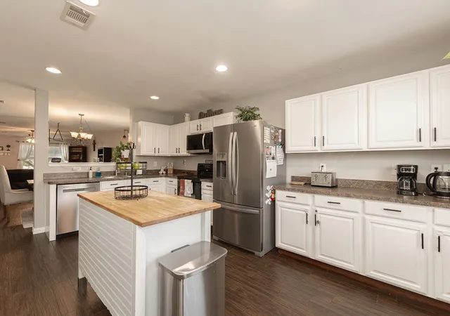 Photo 1 of Single family home for sale at 417 Azalea Dr, Fate, TX 75087 | MLS# 21390970 | Listing updated on 2026-09-28
